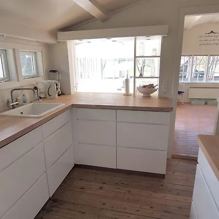 Four-bedroom Holiday Villingebaekvej 04 *